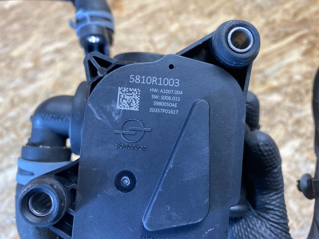 фото №9, Дополнительная насос wody клапан отопителя porsche taycan 9j1 5810r1003