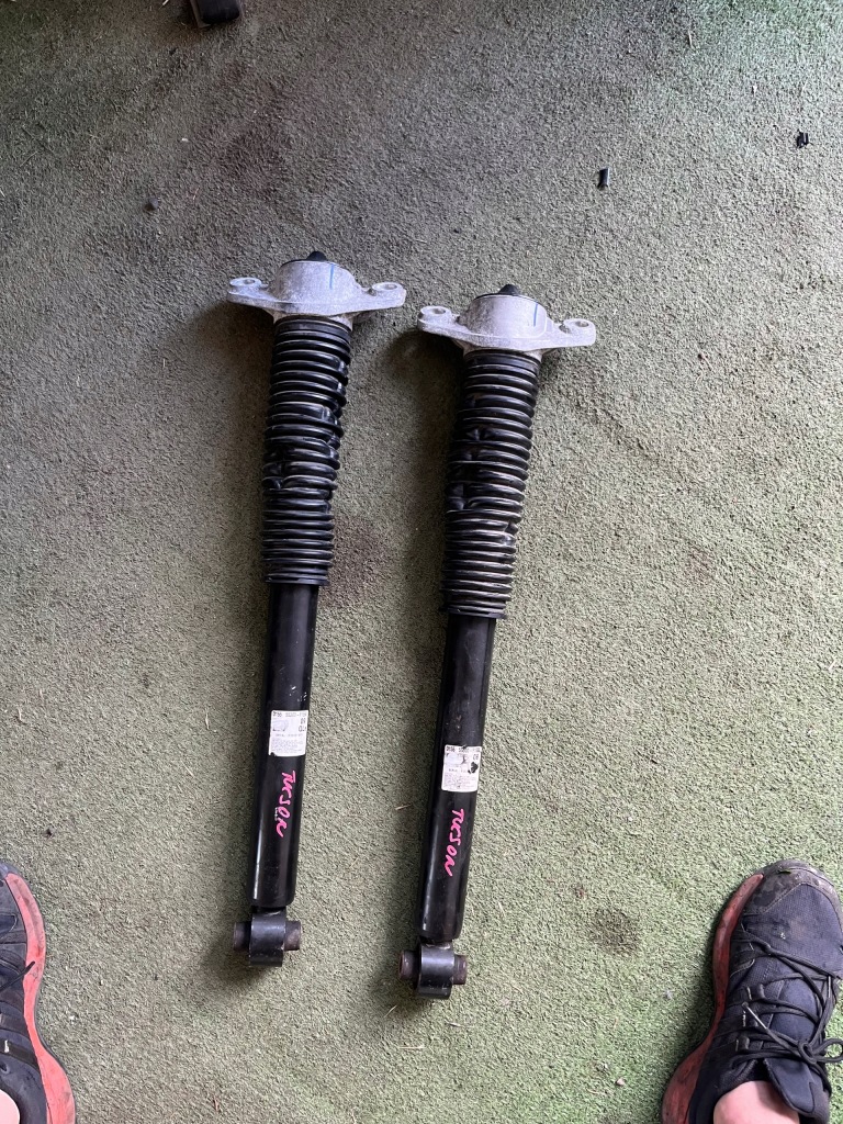 фото №1, Kia sportage iv амортизаторы задняя задние 55300-f1000