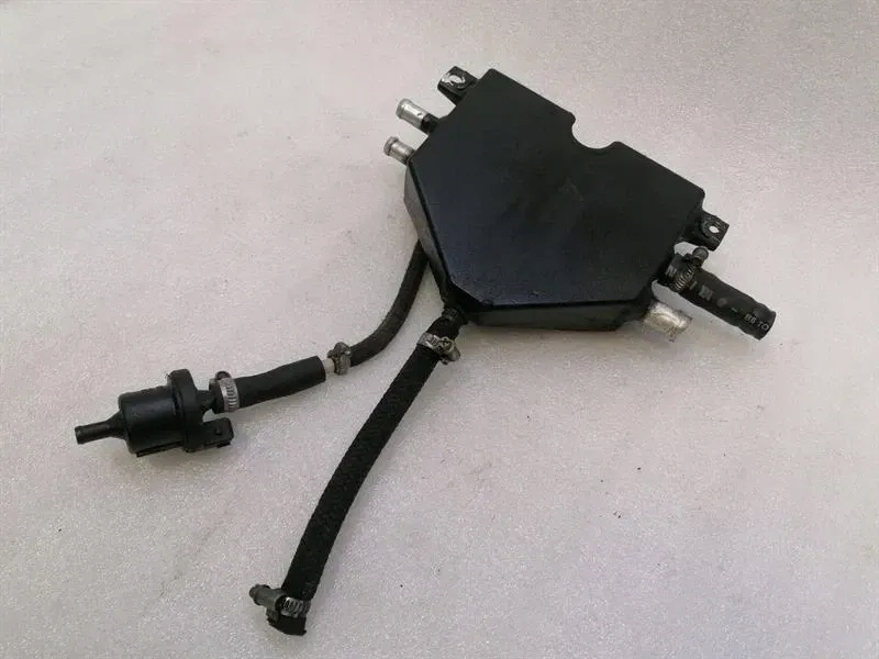 фото №6, Ferrari 550 maranello f133 reservior 171660 вентиляційний клапан кузов контейнер