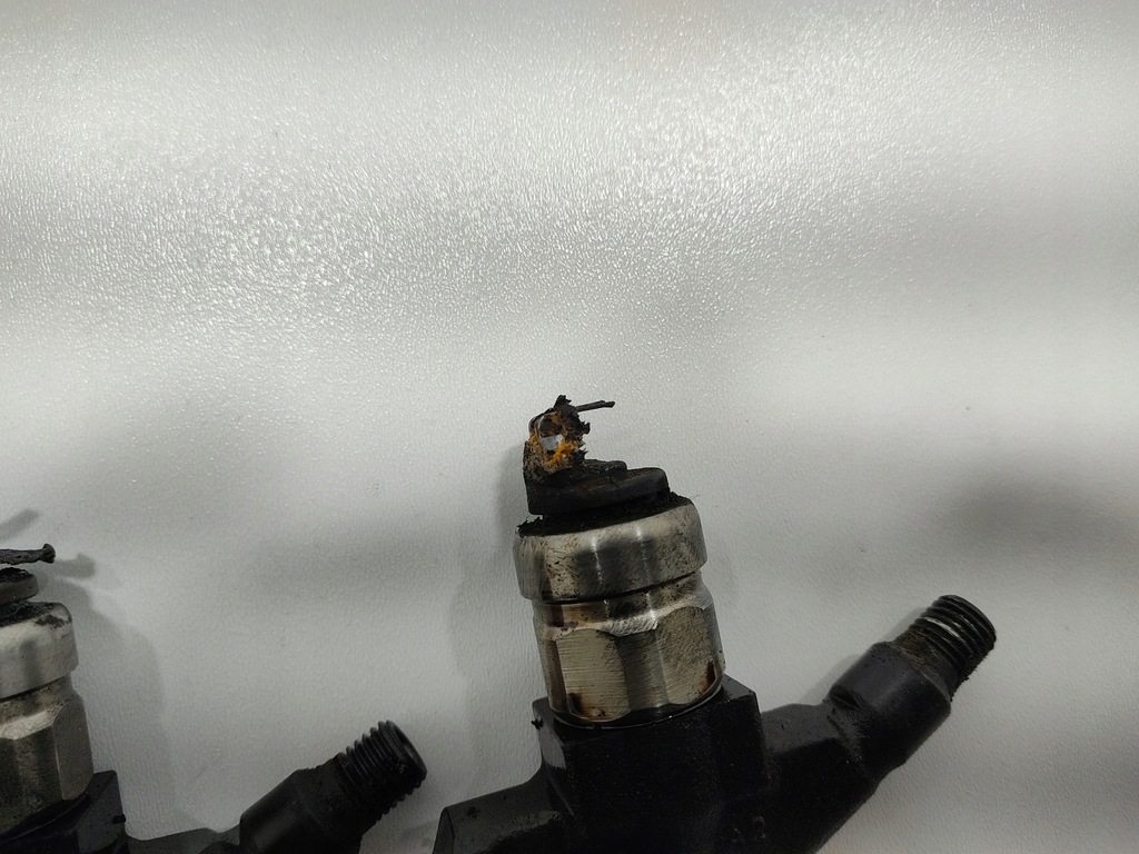 фото №8, Форсунка форсунки cabstar maxity 2.5 dci 166003xn0a комплект 2007-14