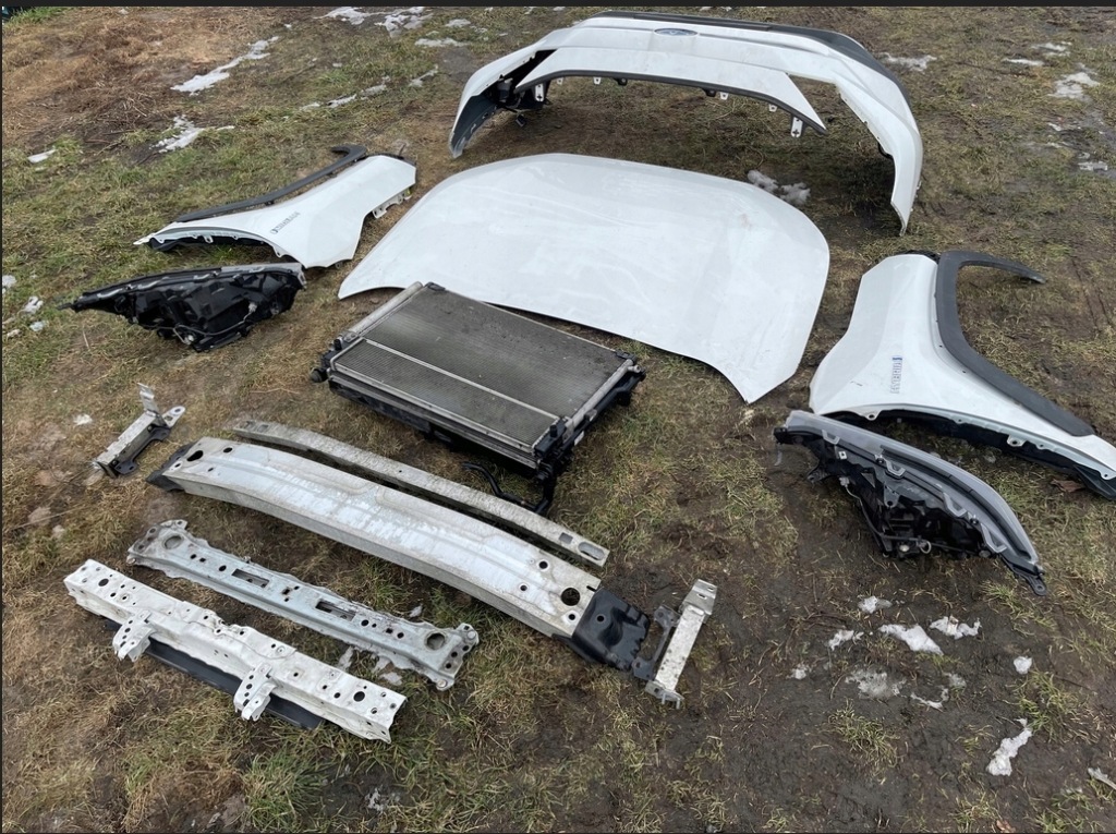 Toyota rav4 v 5 перед комплектный  крыло левый  правая  бампер капот ремень 040 Недорого