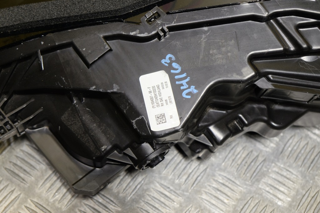 Tesla model 3 highland рестайлинг  2023 2024- фара фара full led r америка с Разборки