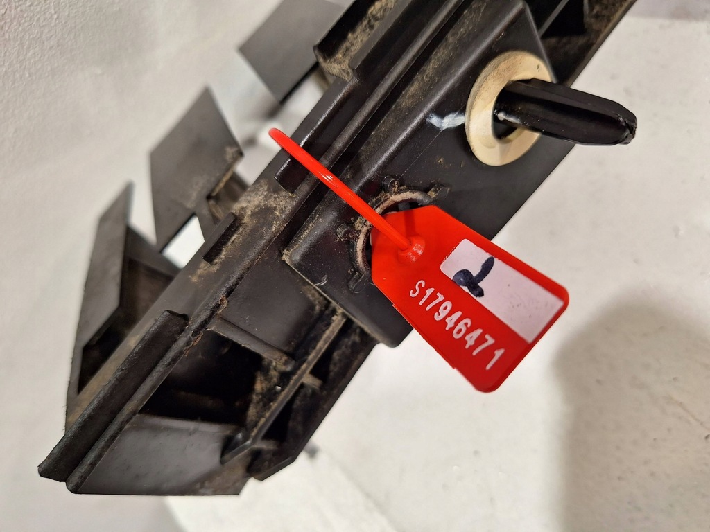 фото №6, 9800981980 peugeot 308 с задний элементы крепёжные