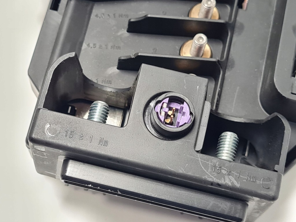 2015 bentley flying spur коробка предохранителей 3y0915463c в Украине