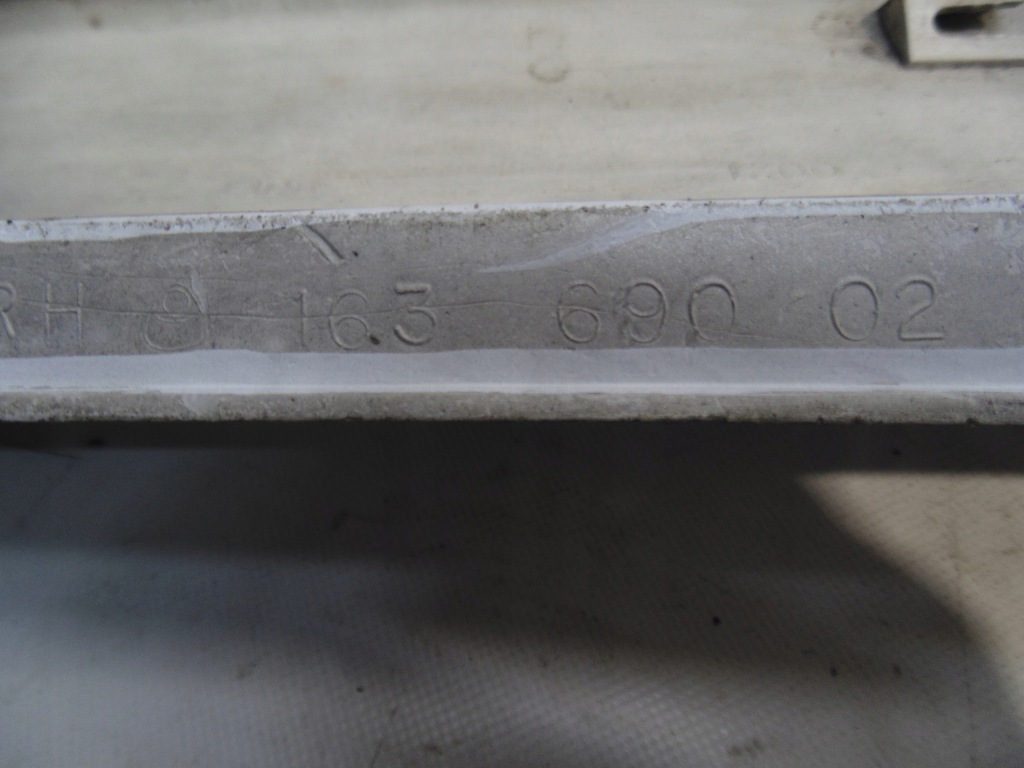 Молдинг порог порог накладка левая mercedes ml w163 a1636900340 w 163 Оригинал