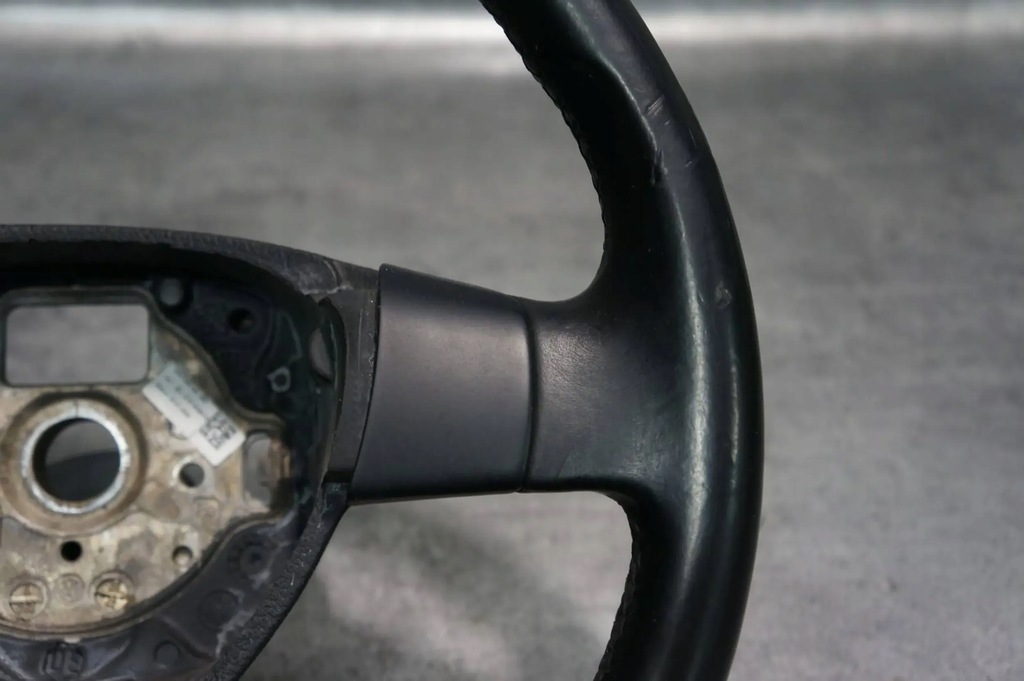 фото №7, Воздуховод трёхспицевая кожа vw eos golf 1q0419091aa