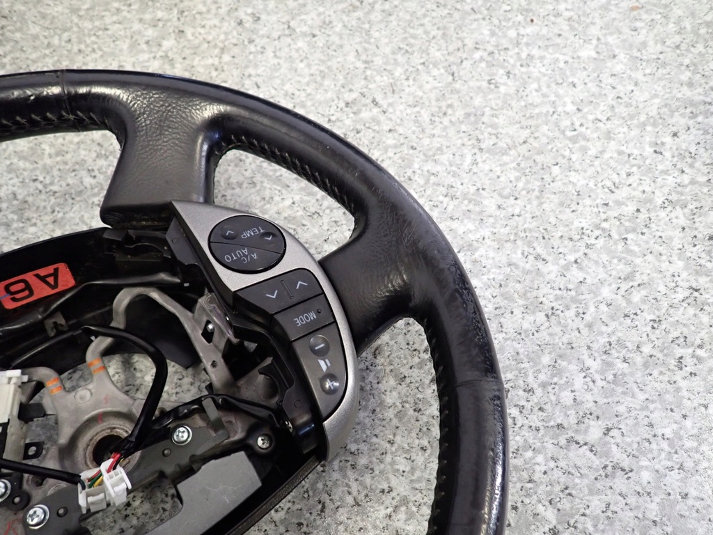 фото №5, Toyota prius ii 03-09 воздуховод колесо руля