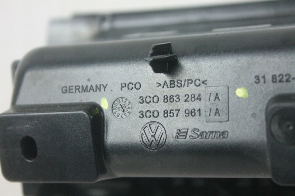 фото №8, Попільничка середня консолі бардачок панелі перед vw passat b6