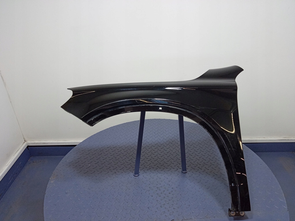 фото №1, Mercedes gla x156 крыло перед левый передний