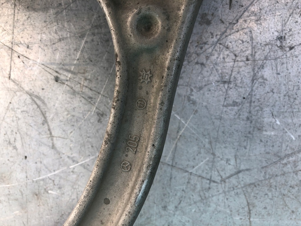 фото №7, Mercedes w205 рычаг левый перед передний верхний