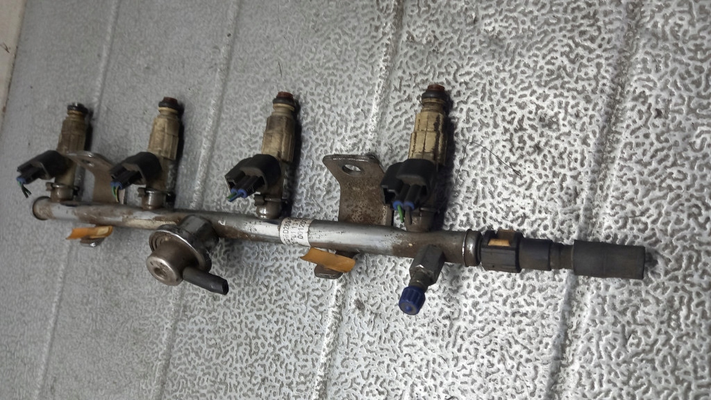 фото №1, Молдинг упорскування ford mondeo mk3 01r 1.8b sedan