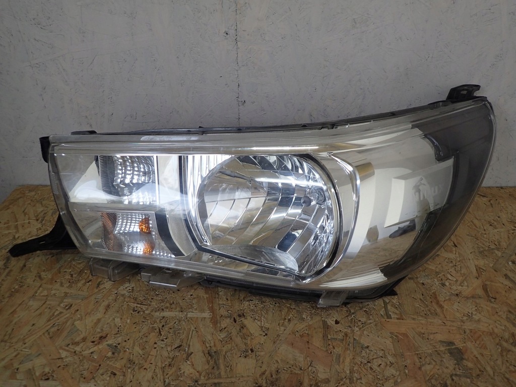 фото №1, Лампа левая фара левый toyota hilux 8 viii 15-