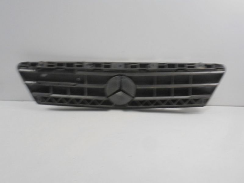 Mercedes a w168 решітка радіатора решітка радіатора 1688800083 в Україні