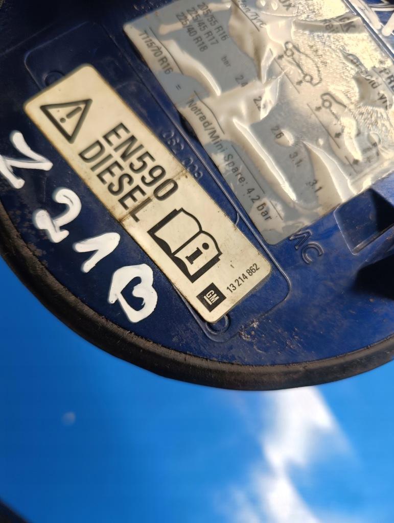 Крышка заливной топлива opel zafira b z21b Оригинал