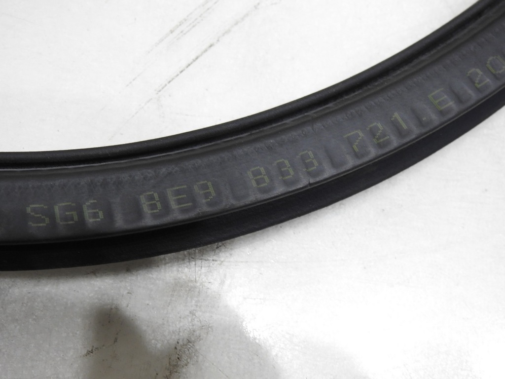 фото №6, Прокладка двері правий задня audi a4 b7 avant