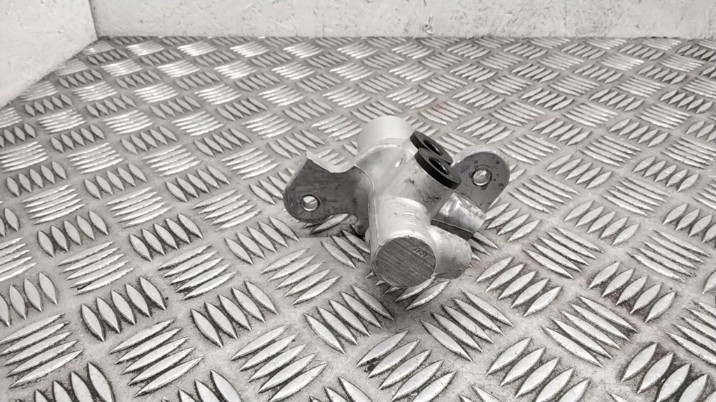 фото №5, Bmw 5 f10 f11 2012 главный цилиндр тормоза