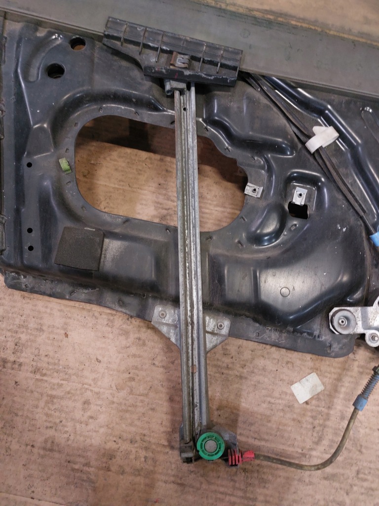 фото №4, Підйомник скло правий перед audi a6 c4