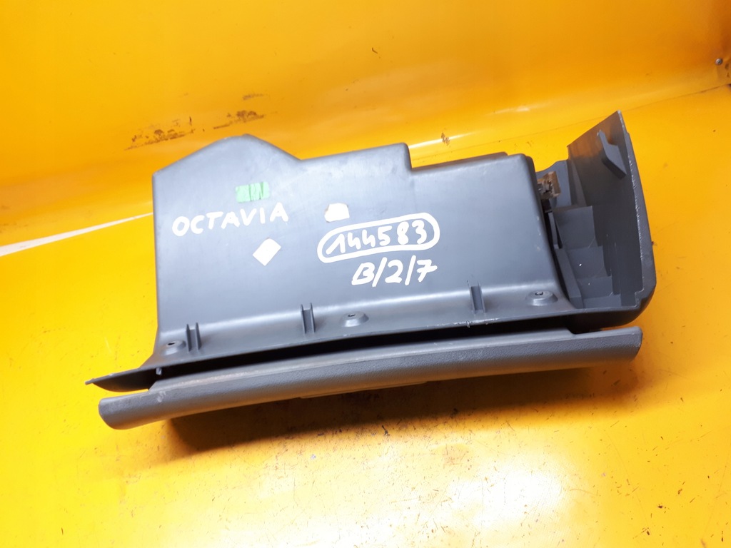 фото №9, Бардачок пасажира octavia i 1u1857097 96-00r