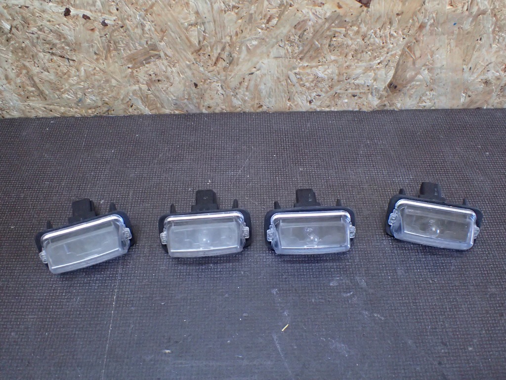 фото №1, Освещение номерного знака лампа yaris auris prius camry