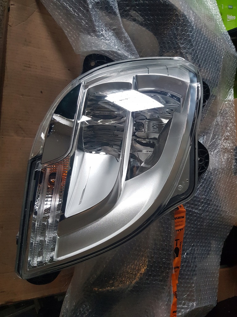 фото №1, Daf xf 106 lift лампа led права оригінал комплектна 2020