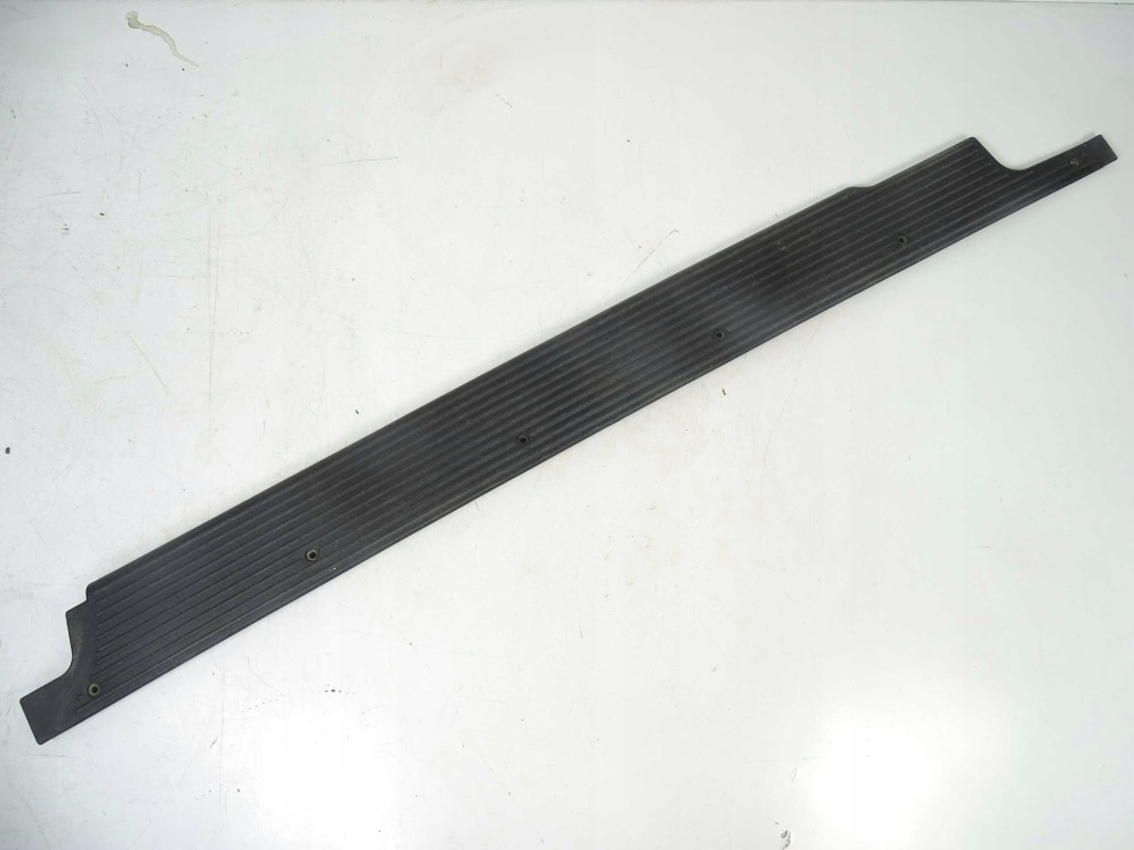фото №1, Mercedes w638 молдинг порог внутренняя левый задняя