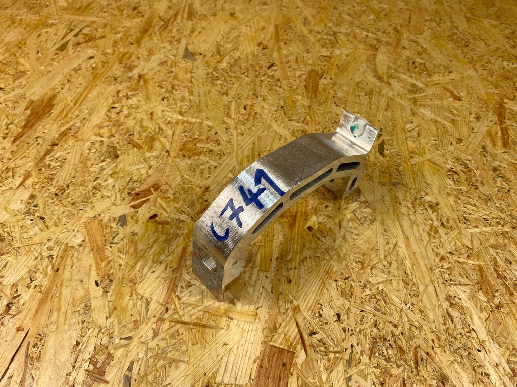 фото №8, Кронштейн кронштейн кронштейн двигуна підрамник volvo xc40 c40 polestar 2 31681596