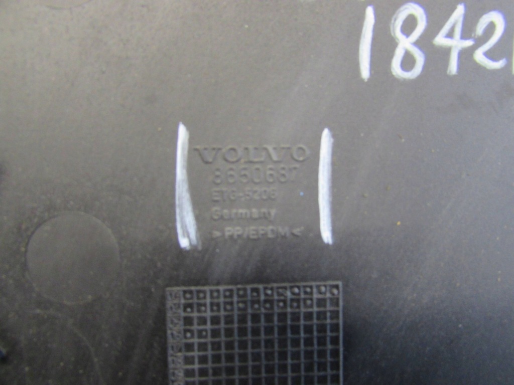 фото №7, Гумовий елемент вкладиш підлокітник volvo v50 04-07r 8650687