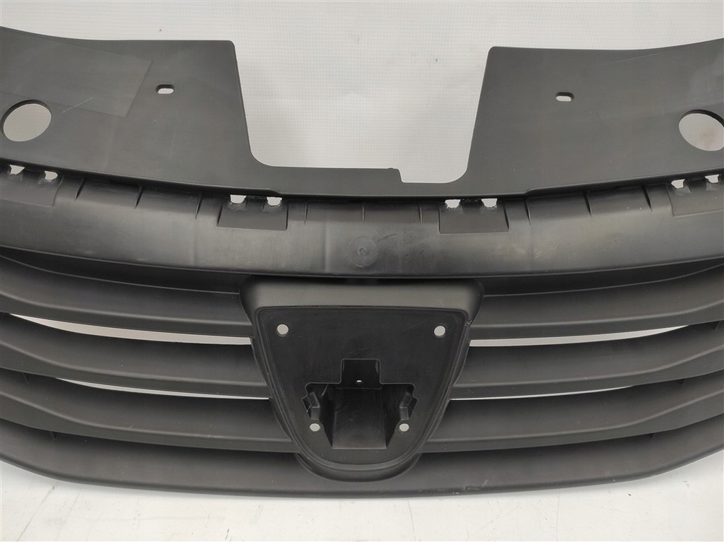 фото №4, Решітка радіатора решітка радіатора dacia sandero 2008-2013 8200735104