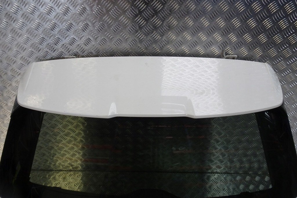 фото №1, Audi a1 82a s-line - спойлер кришки