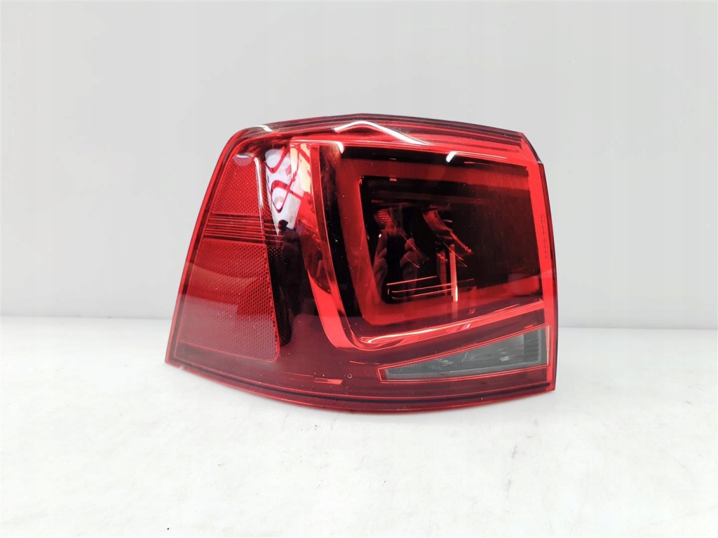 фото №1, Seat alhambra ii 7n5 15r+ ліва лампа задня led eu !!