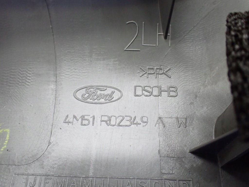 Накладка порог стойка левое  перед 4m51-r02349-aw ford focus mk2 2 10r Доставка