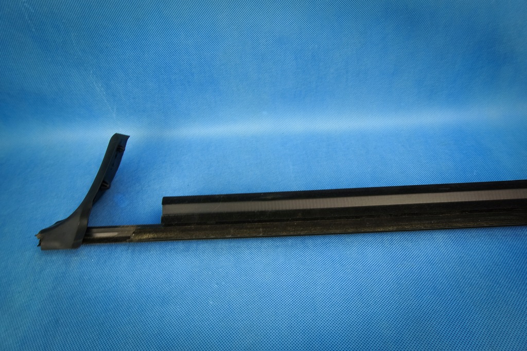 фото №7, Молдинг ущільнювач двері перед правий black audi a8 s8 4h 4h0853284e t94