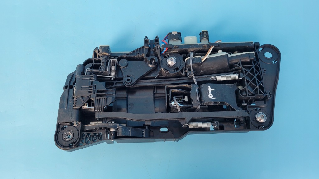 Eqe w295 350+ ручка наружная дверь правый задний  a0115073097 a0997609203 Цена