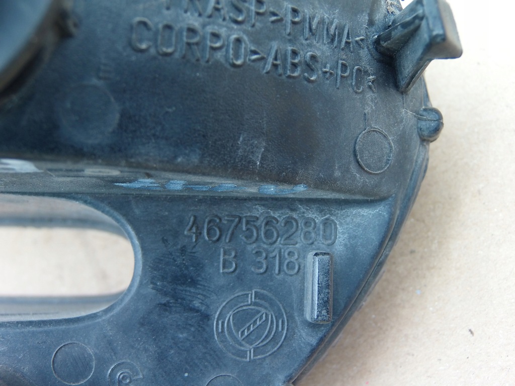 фото №6, Поворотник правий 46756280 alfa romeo 147 europa