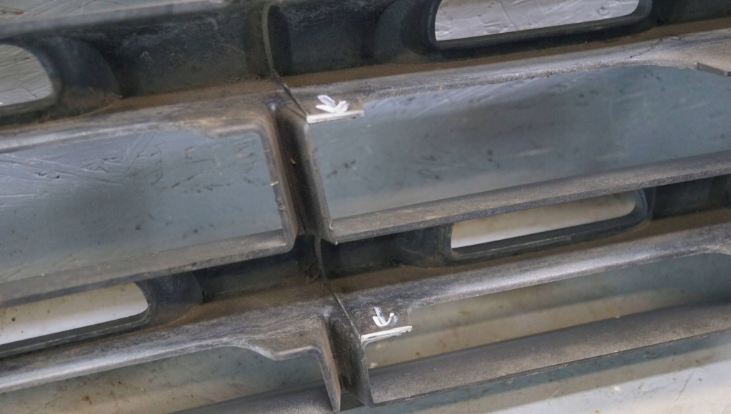 Renault master iii решітка радіатора решітка радіатора g356 в Україні