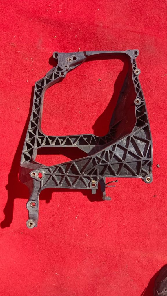 фото №1, Кронштейн кронштейн лампы подрулевой переключатель daf xf 106