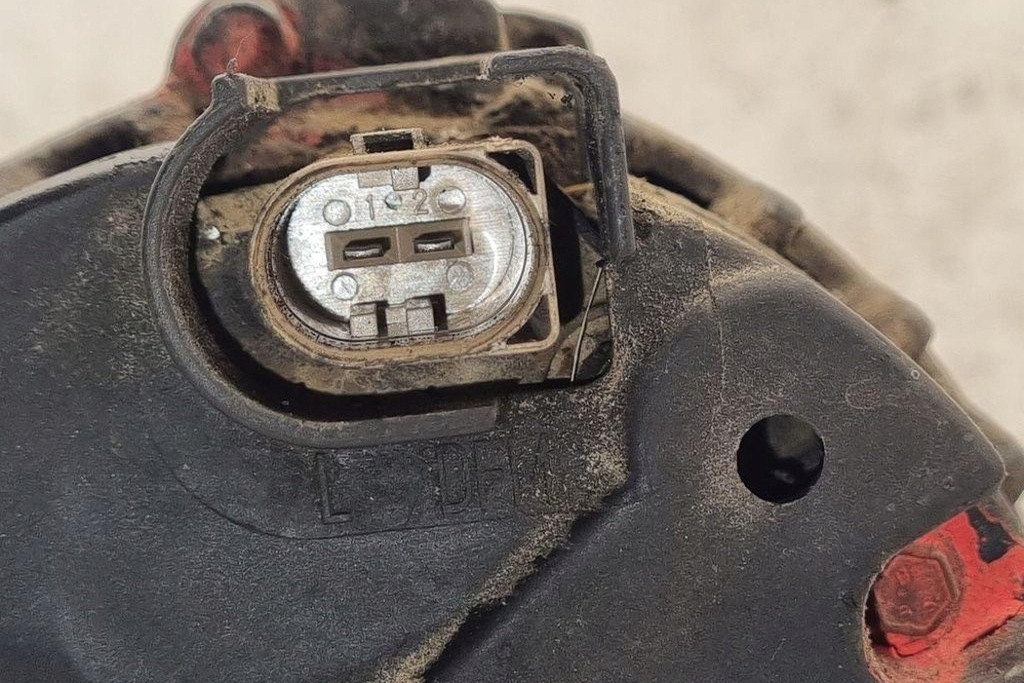 фото №5, Генератор vw polo 9n_ 03d903025h 1.4l бензиновий 2007