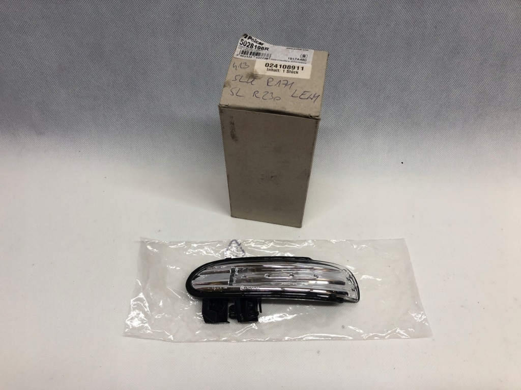 фото №1, Mercedes slk r171 sl r230 левый поворотник w зеркало поворотник