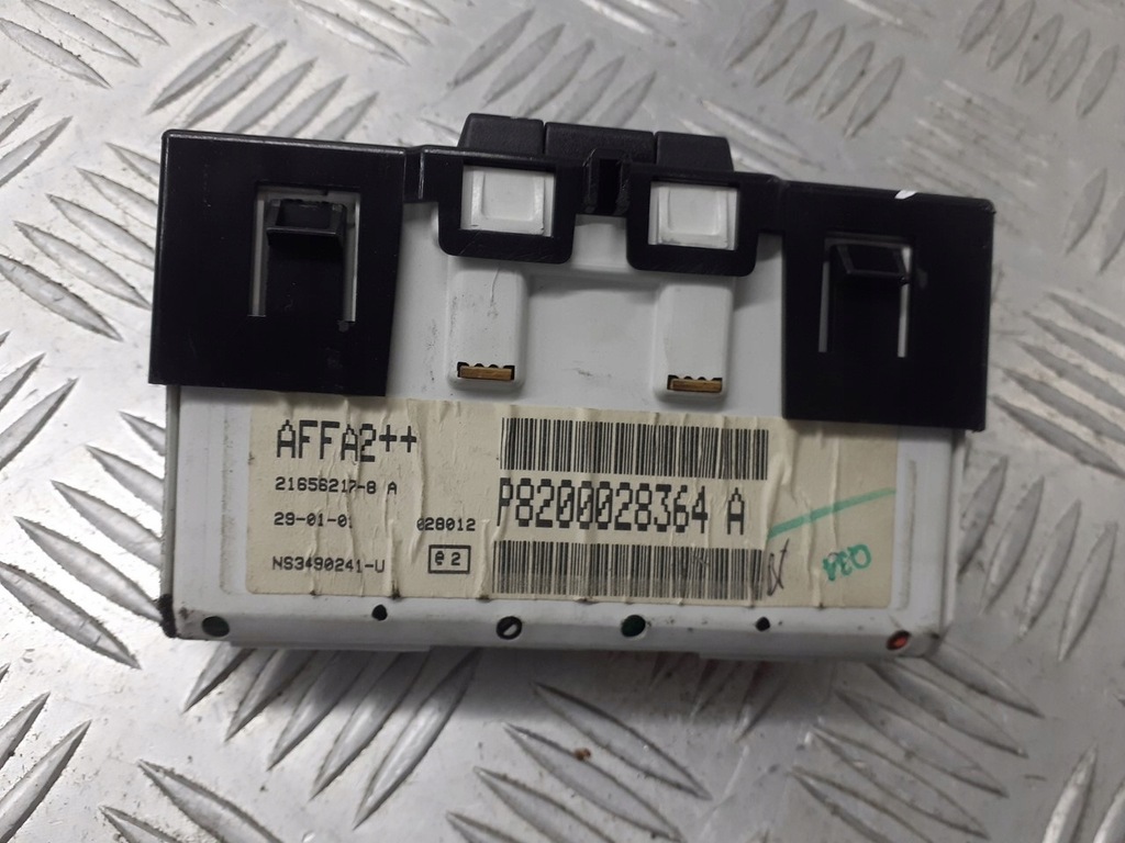 фото №3, Дисплей renault megane i 2.0 8200028364a