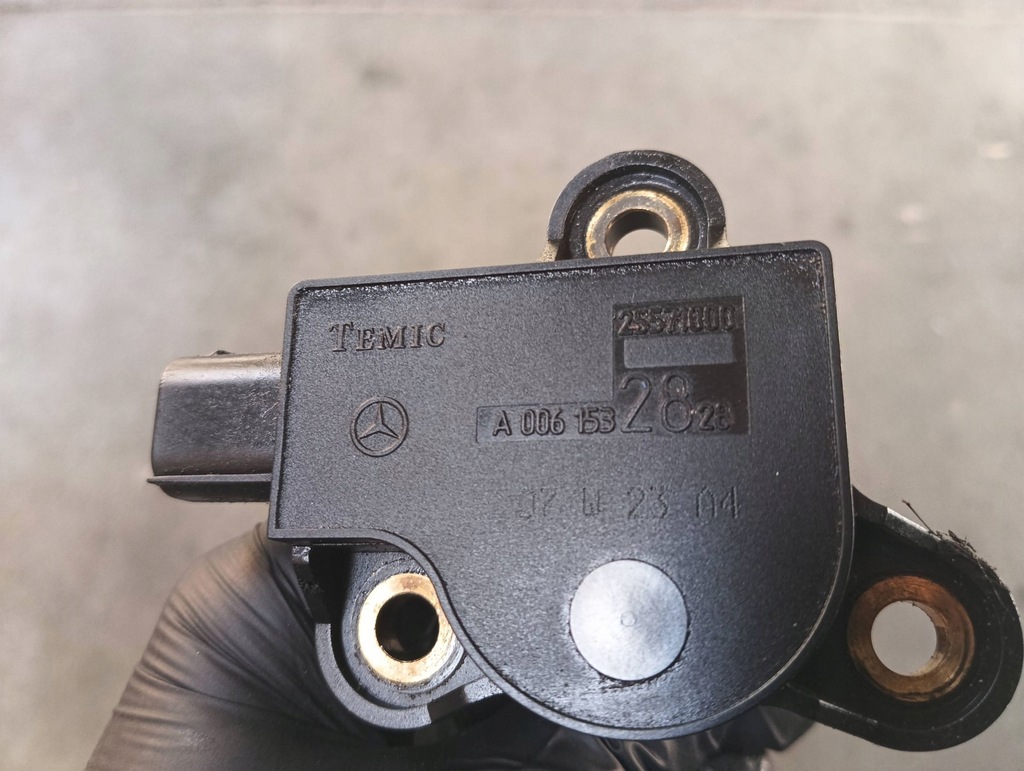 фото №5, Датчик уровня масла a0061532828 mercedes-benz 2.2 cdi om651