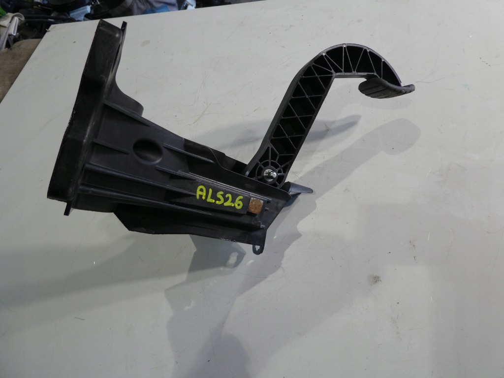 фото №1, Педаль сцепления тормоз renault master iii 070112g