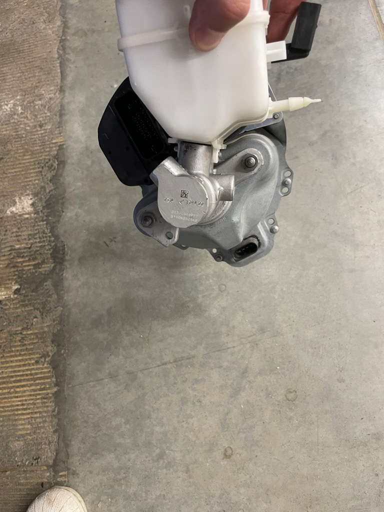 фото №6, Усилитель тормозов насос тормозная rs3 8y оригинал 8y0614105d