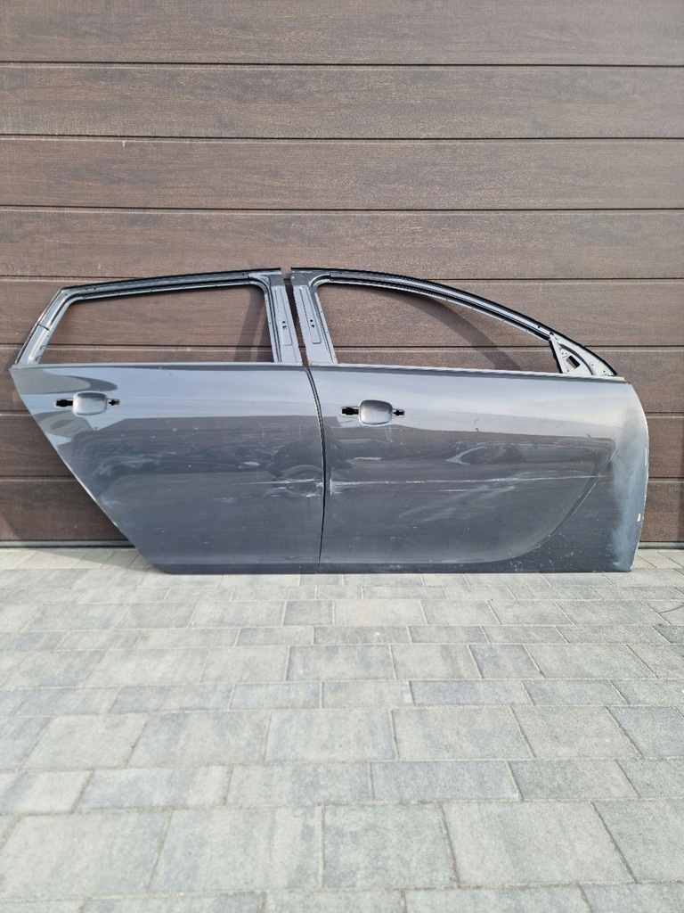 фото №1, Opel insignia a kombi дверь правое задние задняя