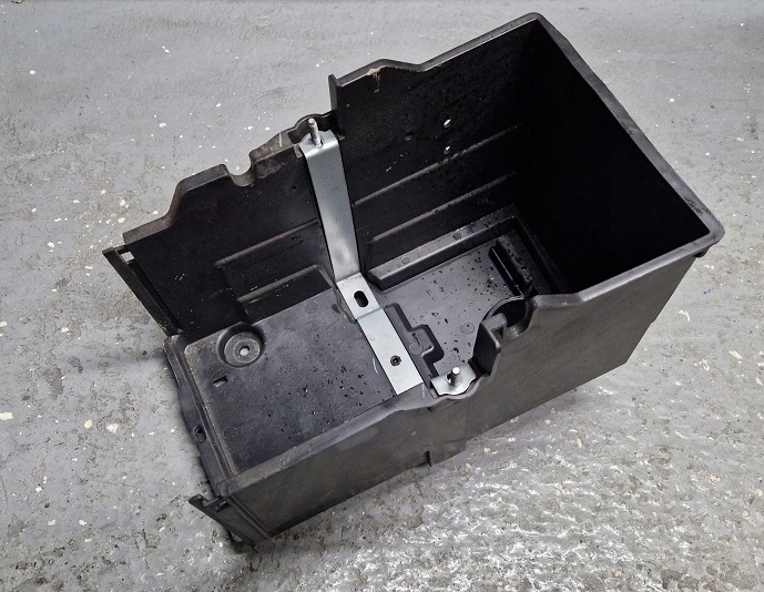 фото №1, Ford kuga mk2 корпус основание аккумулятор