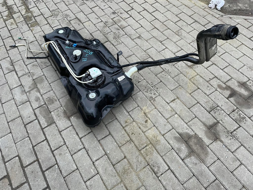 фото №1, Peugeot 208 i бак топлива 1.6 fap adblue