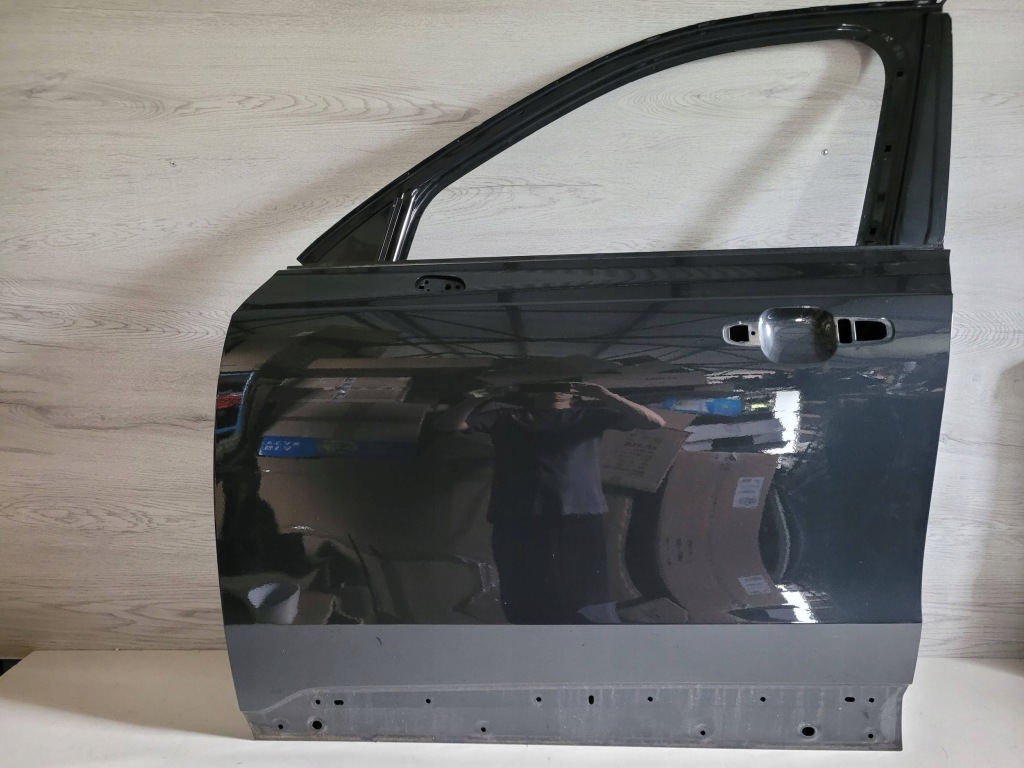 Купити Двері ліва передні volvo xc90 2 bardzo в гарному стані оригінал