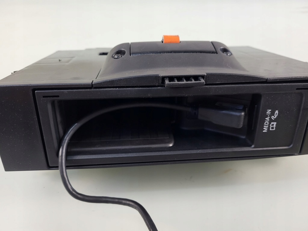 фото №2, Vw passat cc b7 lift інтерфейс port з'єднувач mmi мультимедійний кабель