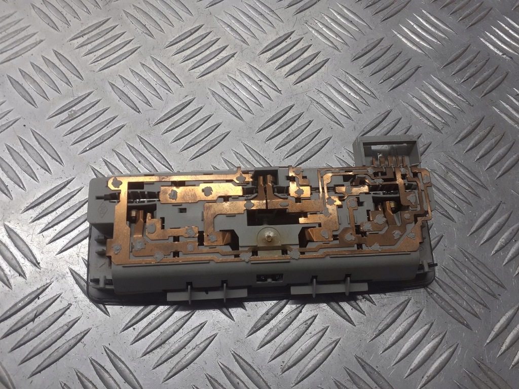 фото №3, Освітлення кабіни renault espace iv 1.9 dci 8200003037