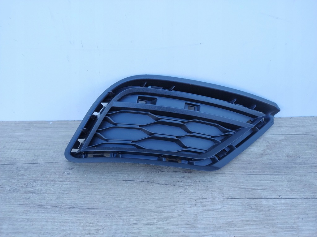 фото №1, Vw t-roc левая решётка бампера задняя заглушка