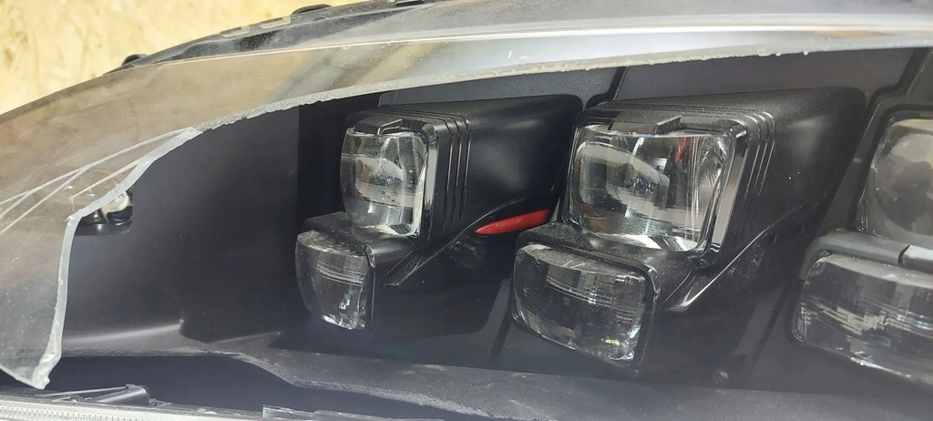 фото №14, Toyota supra a90 2020 лампы передние